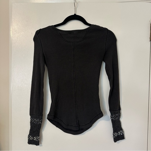 Free People Black Roses Jacquard Cuff Thermal Long Sleeve Top Womens XS - Picture 8 of 8